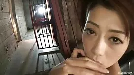 金髪カップルの豊かな上司 女性 の ため ...
