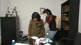 Janessaとともに若い女の子積ハード ...